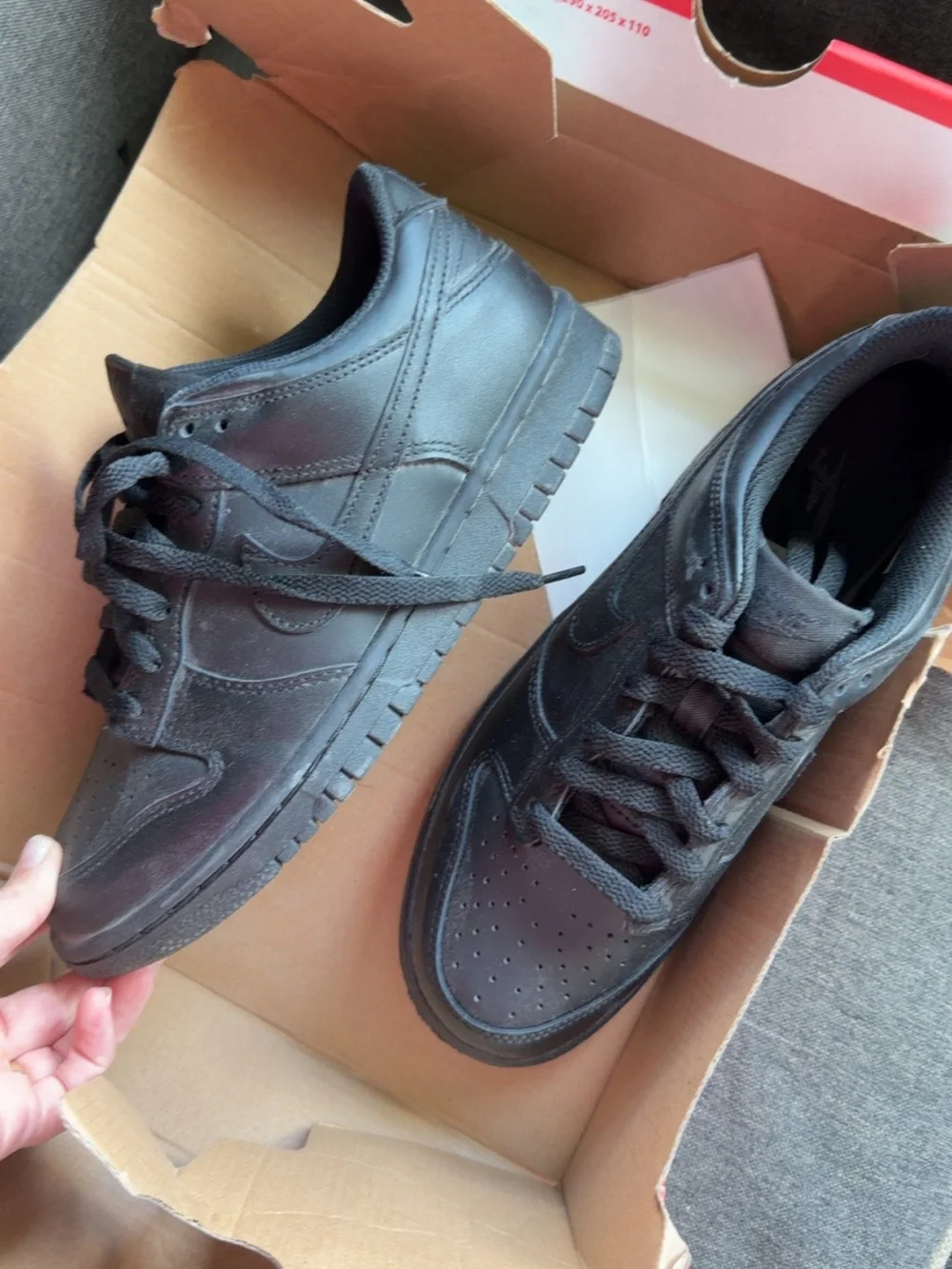 Men's Black Low-Top Leather Sneakers